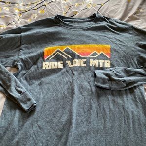 Zoic biking shirt NWOT